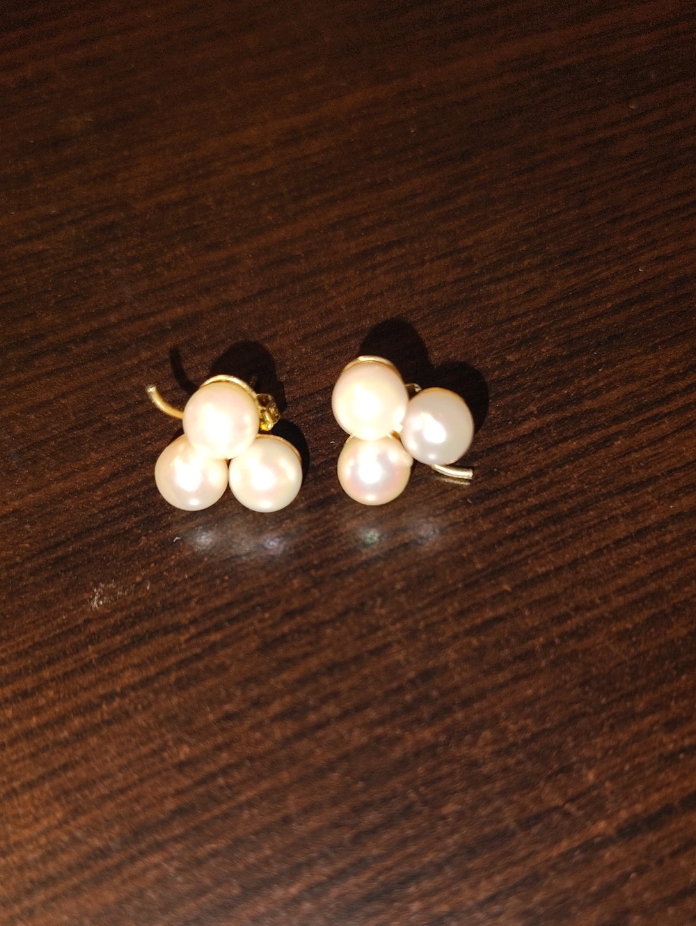 14k Vintage 1965 Pearl Cluster Stud Earrings - White Pearls